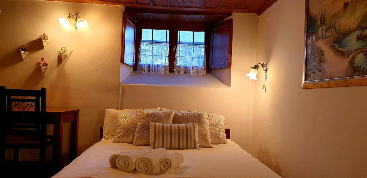 Astraka Guesthouse I Папигко Екстериор снимка