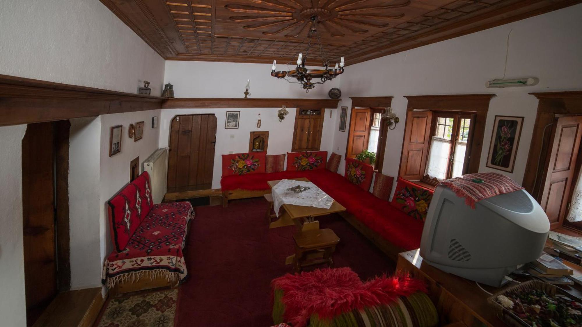 Astraka Guesthouse I Папигко Екстериор снимка