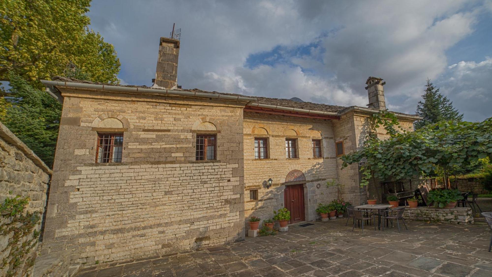 Astraka Guesthouse I Папигко Екстериор снимка